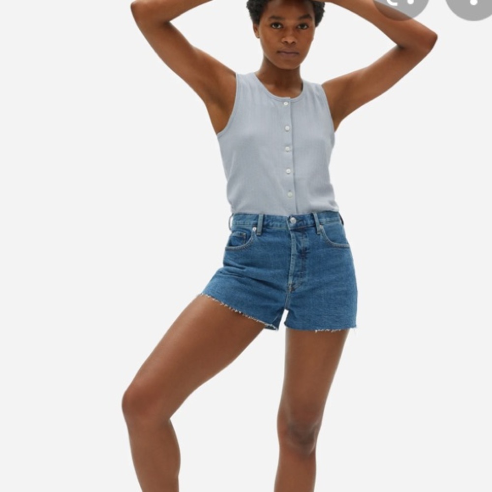 Everlane selfie tank